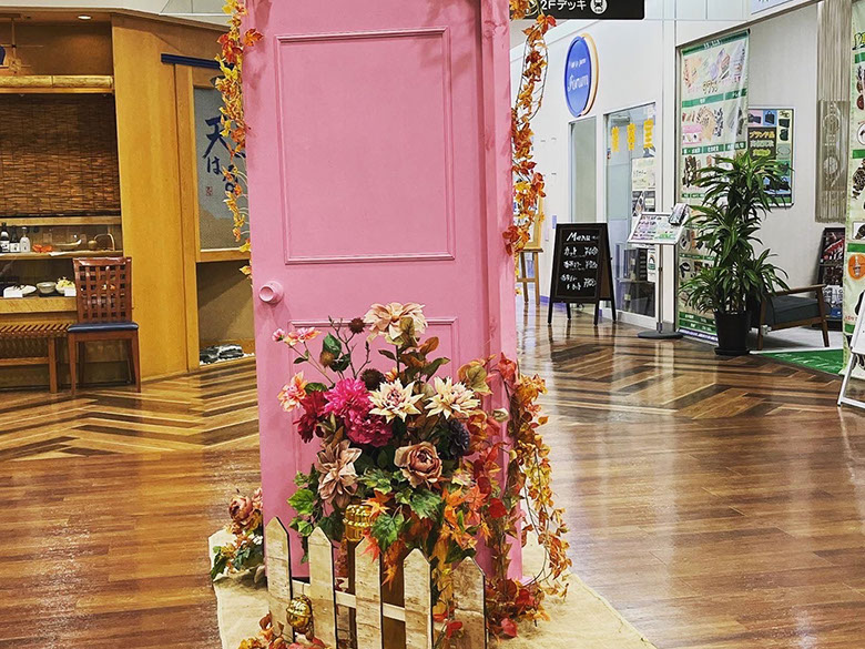 ディスプレイ　展示　厚木　厚木市　愛甲石田　横須賀市　横須賀　記念艦　戦艦　三笠　三笠ビル商店街　入口装飾　ファクトリーマオ   ファクトリーマオ株式会社