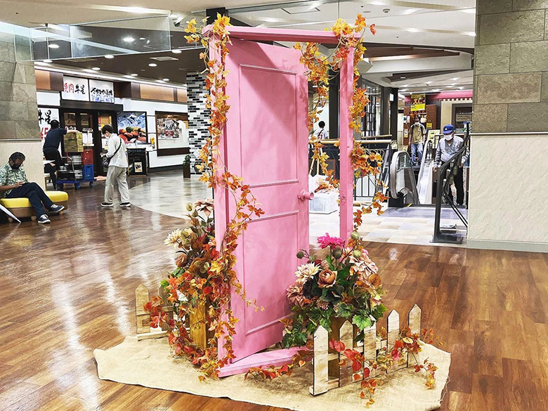 ディスプレイ　展示　厚木　厚木市　愛甲石田　横須賀市　横須賀　記念艦　戦艦　三笠　三笠ビル商店街　入口装飾　ファクトリーマオ   ファクトリーマオ株式会社