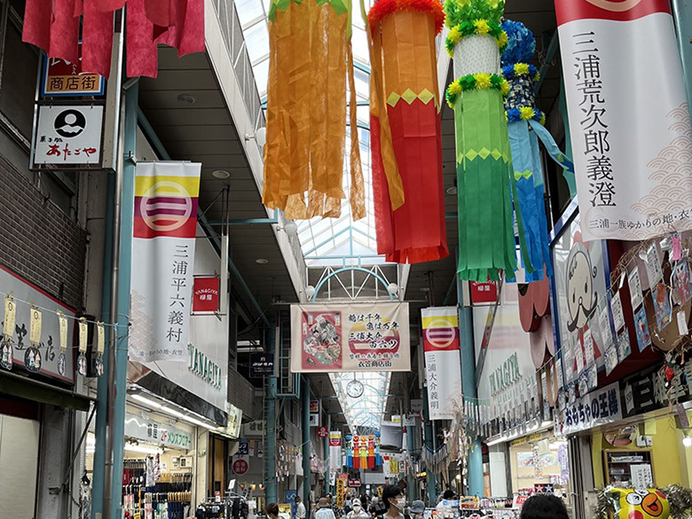 ディスプレイ　展示　厚木　厚木市　愛甲石田　横須賀市　横須賀　記念艦　戦艦　三笠　三笠ビル商店街　入口装飾　ファクトリーマオ   ファクトリーマオ株式会社