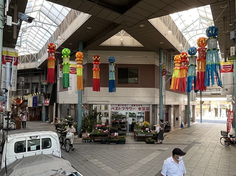 ディスプレイ　展示　厚木　厚木市　愛甲石田　横須賀市　横須賀　記念艦　戦艦　三笠　三笠ビル商店街　入口装飾　ファクトリーマオ   ファクトリーマオ株式会社