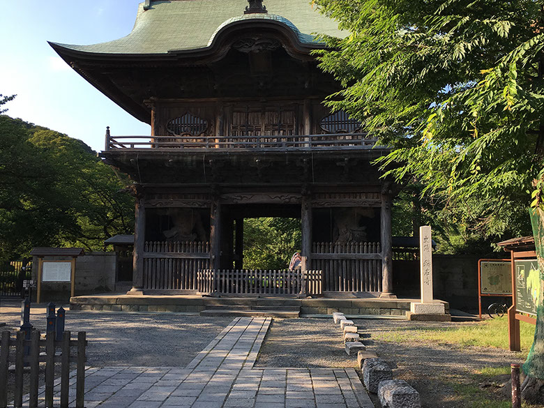 ディスプレイ　展示　厚木　厚木市　愛甲石田　横須賀市　横須賀　記念艦　戦艦　三笠　三笠ビル商店街　入口装飾　ファクトリーマオ   ファクトリーマオ株式会社