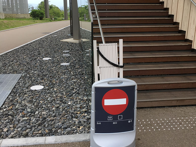 ディスプレイ　展示　厚木　厚木市　愛甲石田　横須賀市　横須賀　記念艦　戦艦　三笠　三笠ビル商店街　入口装飾　ファクトリーマオ   ファクトリーマオ株式会社